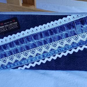 Jeans-Upcycling Mäppchen/Kosmetiktasche mit Spitze