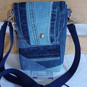 Jeans-Upcycling Mini-Crossbag in blau, Minitasche