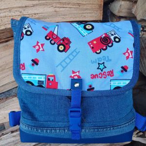 Jeans-Upcycling Kinderrucksack im Feuerwehrdesign
