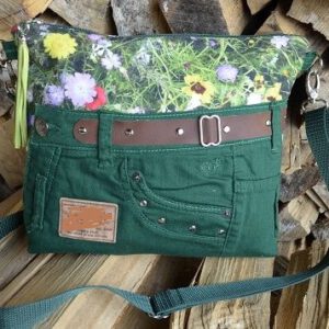 Crossbag „Green Meadow“ – Upcycling trifft blühende Natur