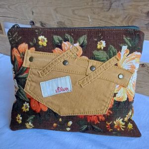 Kosmetiktasche „Retro Chic“ – Upcycling mit Charme