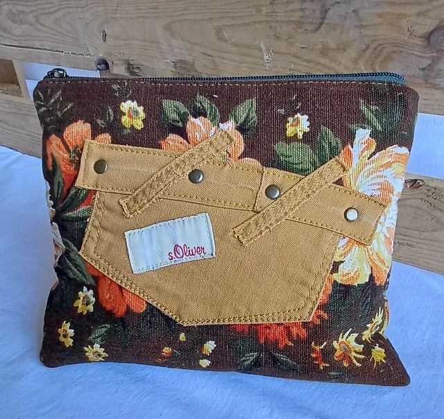 Kosmetiktasche „Retro Chic“ – Upcycling mit Charme