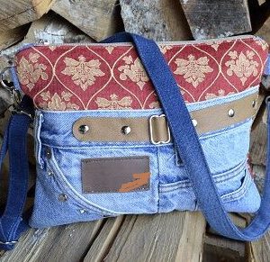 Crossbag „Red Elegance“ – Upcycling trifft edles Design