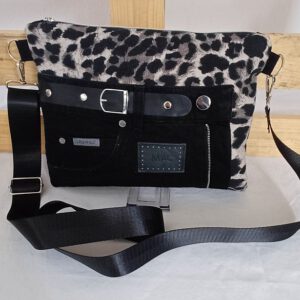 Crossbag "Black Leopard" – Jeans-Upcycling,Schultertasche