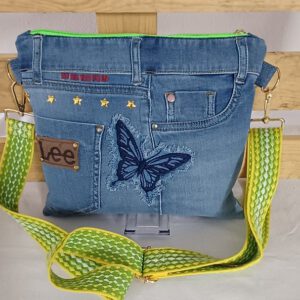 Crossbag "Spring Denim" – Handmade aus recycelten Jeans in verschiedenen Blautönen