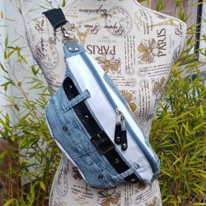 Upcycling Bodybag „Ocean Fade“ - Stylisch, nachhaltig, einzigartig