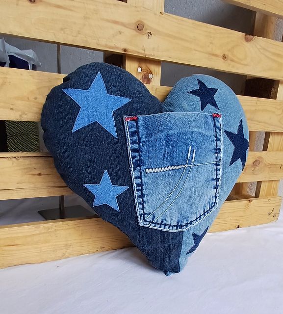 Jeans-Patchworkkissen Herzblatt