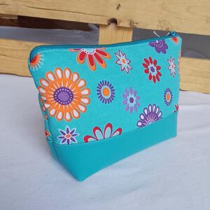 Kosmetiktasche „Türkisblüten“