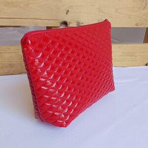 Kosmetiktasche „Red Quilted Elegance“