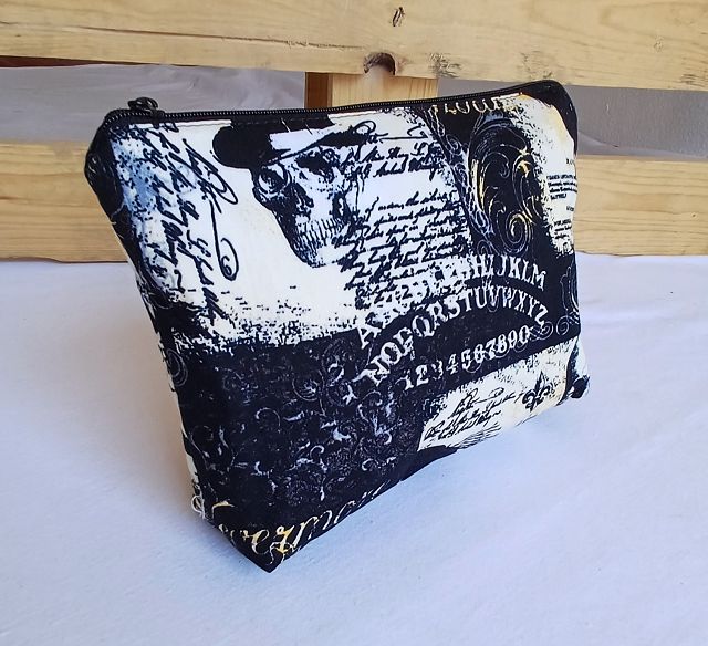 Kosmetiktasche „Dark Romance“