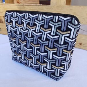 Große Kosmetiktasche aus Jacquardstoff im grafischen Muster
